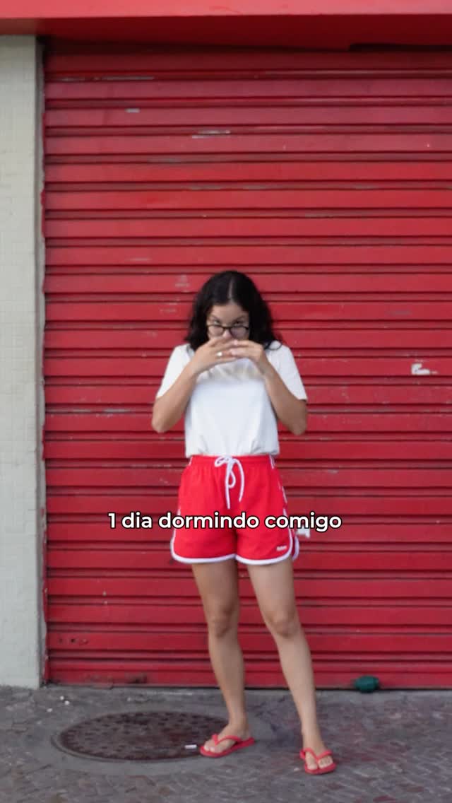 Instagram post by @mantaalves for Oreo. Caption reads: O plano de dormir na Americanas tava indo bem até....