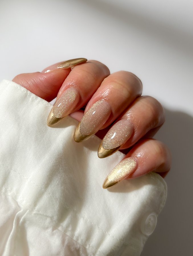 Instagram post by @mydumbnails for Caitlyn Minimalist. Caption reads: Gold + gold ✨

Products used:
@sweetienailsupply -....