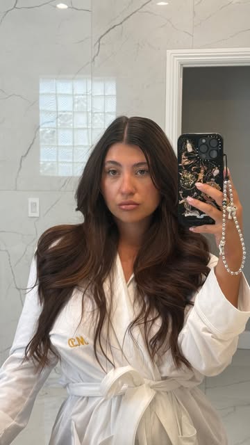 Instagram post by @madiditler for Kitsch. Caption reads: [...] a perfect blowout every morning! 💖@mykitsch....