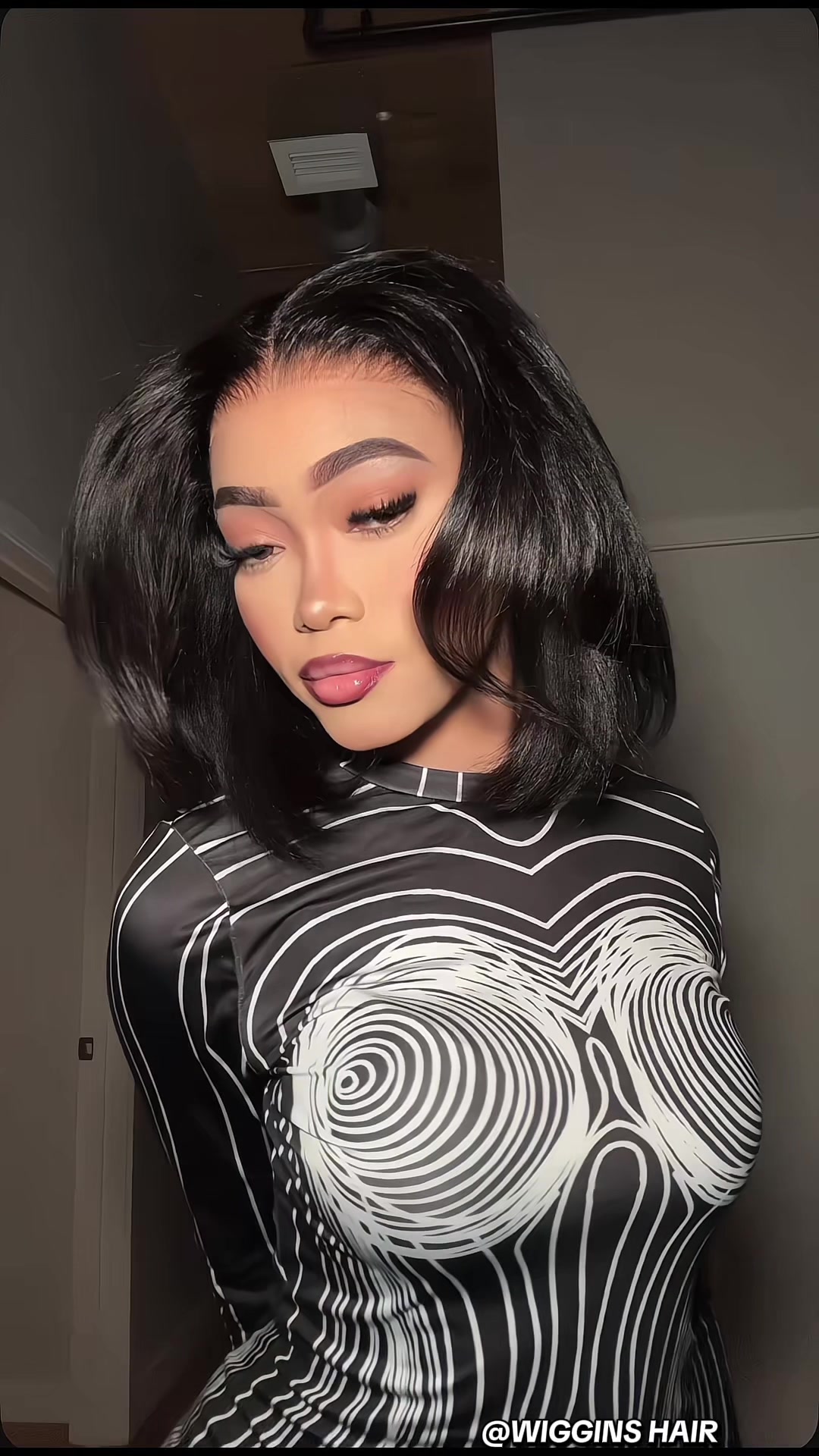 TikTok post by @yaatiff for Wiggins Hair. Caption reads: @Wigginshair_shop no glue, no stress just instant....