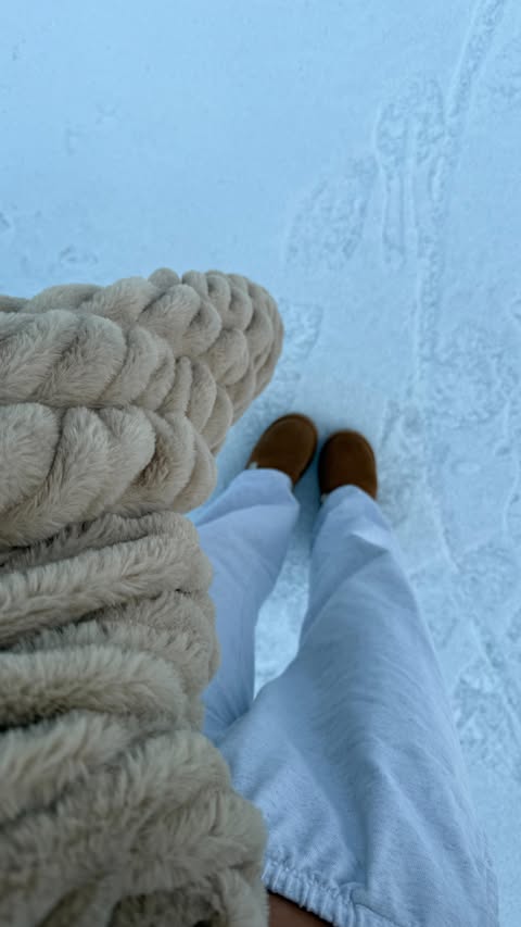 Instagram post by @hannahsykesburch for RYZE SUPERFOODS. Caption reads: [...] a day as a busy first time mom! 🤍....