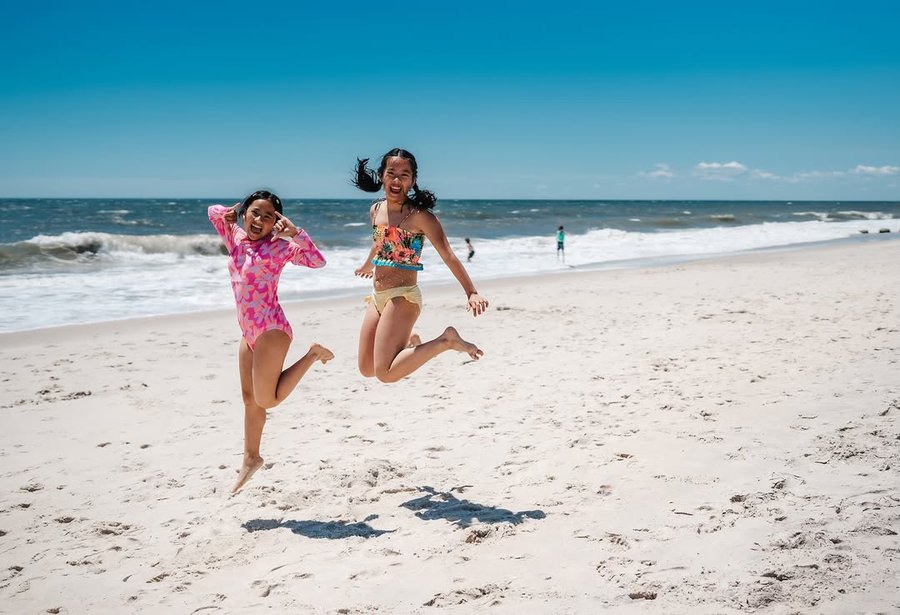 Instagram post by @inrachelshoes for Discover Long Island. Caption reads: #ad We had the best weekend at Fire Island!....