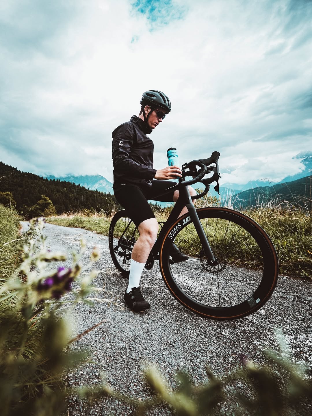 Instagram post by @mathis_dumas for Nutripure. Caption reads: ⛰️🏃‍♂️💨 Longue distance, altitude, chaleur…
Dans....