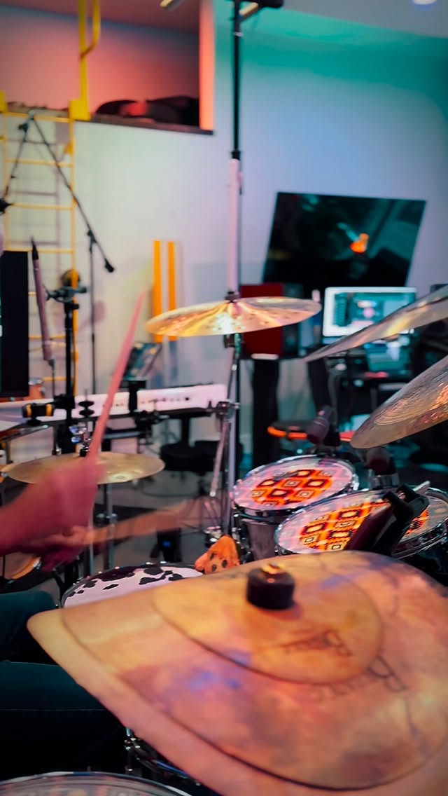 Instagram post by @nickybagzz for Vic Firth. Caption reads: Slice and Dice Gruv 🔪

@vicfirth SD2....