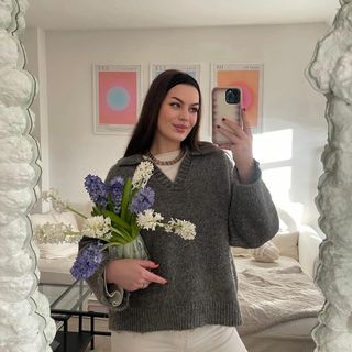 Instagram post by @elisaa.koch for SASSYCLASSY. Caption reads: a day full of bouquets + cozy outfits @sassyclassy....