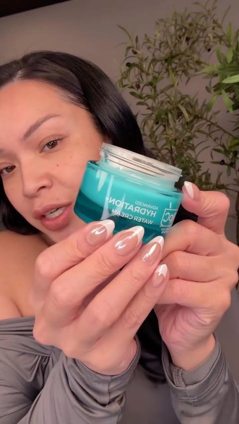 Instagram post by @glamzilla for RoC Skincare. Caption reads: 100% BEAUTY CLAIM?!? 

Obsessed with this new....