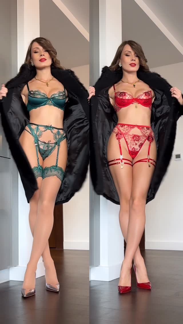 Instagram post by @anna.theothersideofme for Honey Birdette. Caption reads: Green 🌲 or Red 🤶? 
So… what’s on YOUR Christmas....