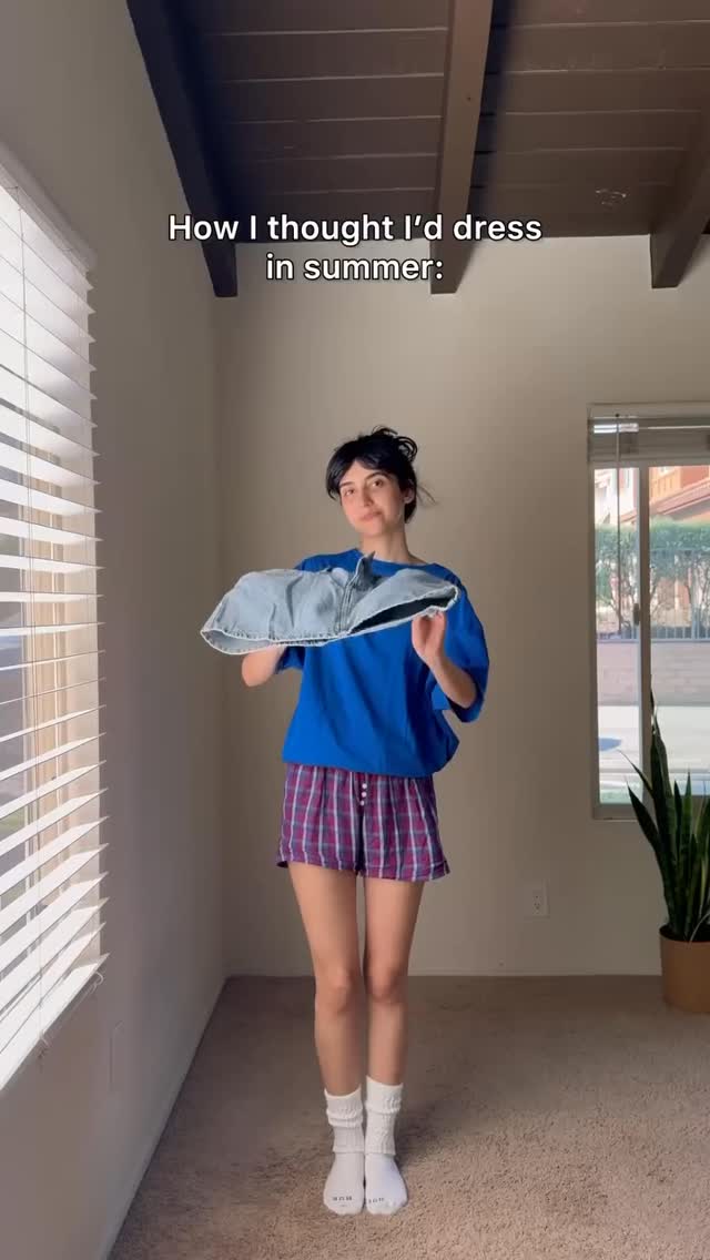 Instagram post by @rara_wears_everything for Fashion Outfit. Caption reads: This was me all summer 😭
-
@rara_wears_everything....