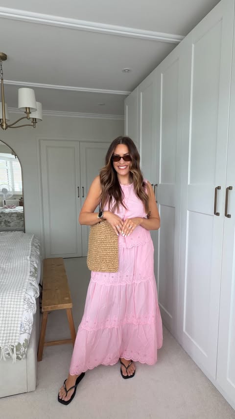 Instagram post by @lizaprideaux for Regatta. Caption reads: [...] still feel effortless 💗✨ Top + Skirt....