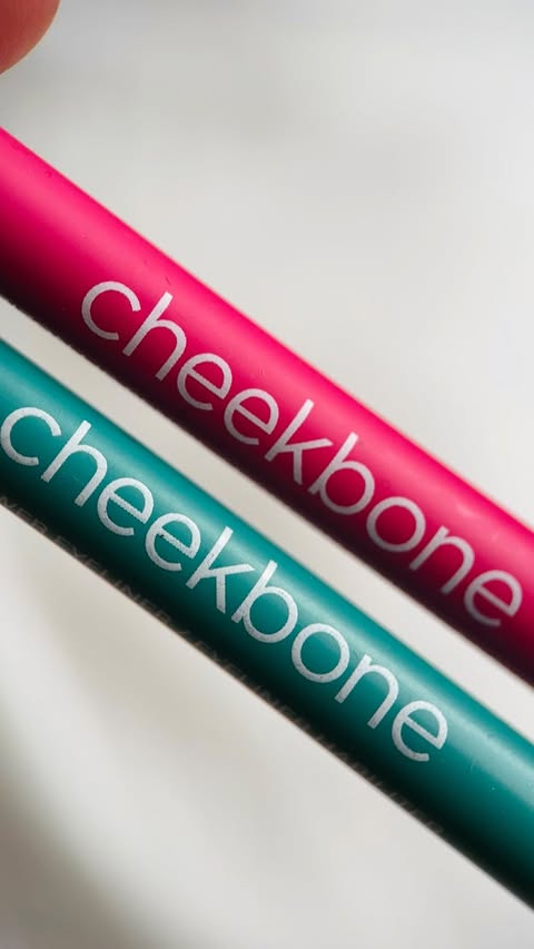 Instagram post by @boldlystyled for Cheekbone Beauty. Caption reads: [...] look! ✨

Just one product ✨
@cheekbonebeauty....