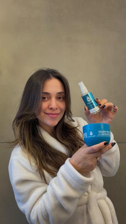 Instagram post by @etcporcarol for Hidratei. Caption reads: [...] + óleo multifuncional da @hidratei ✨ A gente....