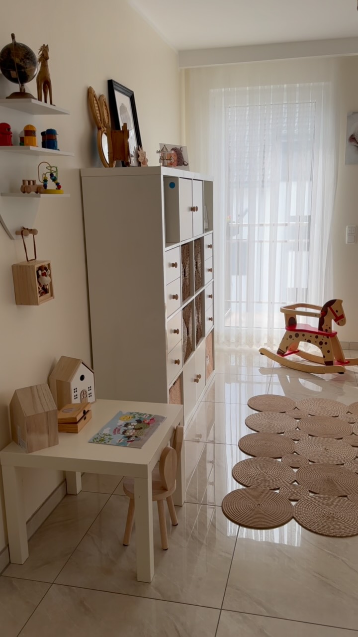 Instagram post by @ebrusame_2311 for Sinsay. Caption reads: 🎒 SINSAY BACK TO SCHOOL İNDİRİMİ BAŞLADI!....