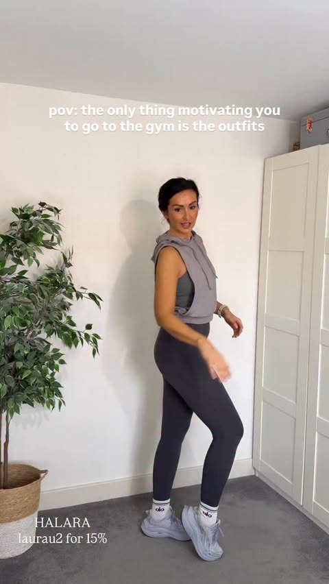 Instagram post by @lauraunsworthfashion for Halara. Caption reads: [...] Use my code laurau2 to get 15% off #halara....