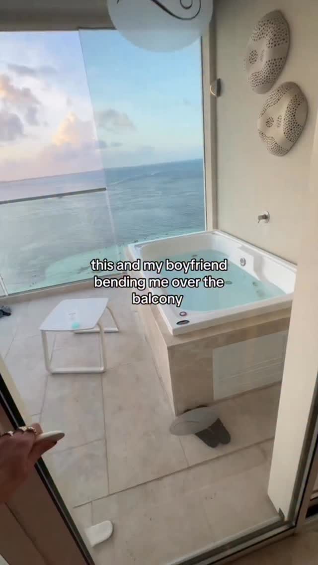 Instagram post by @blondish for Loop Earplugs. Caption reads: TLDR the key to surviving as a DJ is @loopearplugs....