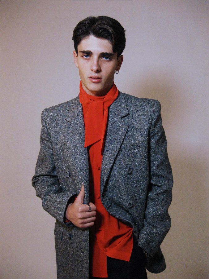 Instagram post by @andreaa_arru for Valentino. Caption reads: all about the scent @valentino.beauty....