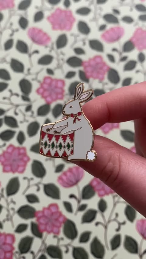 Instagram post by @aliciauraa for GS-JJ.com. Caption reads: Coming to my Etsy shop at the end of the....