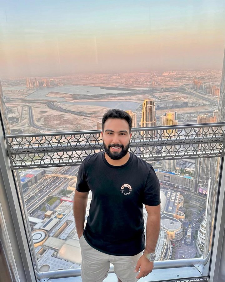 Instagram post by @h5eif for Scotch & Soda. Caption reads: The top is always on top 👆

@atthetopburjkhalifa....
