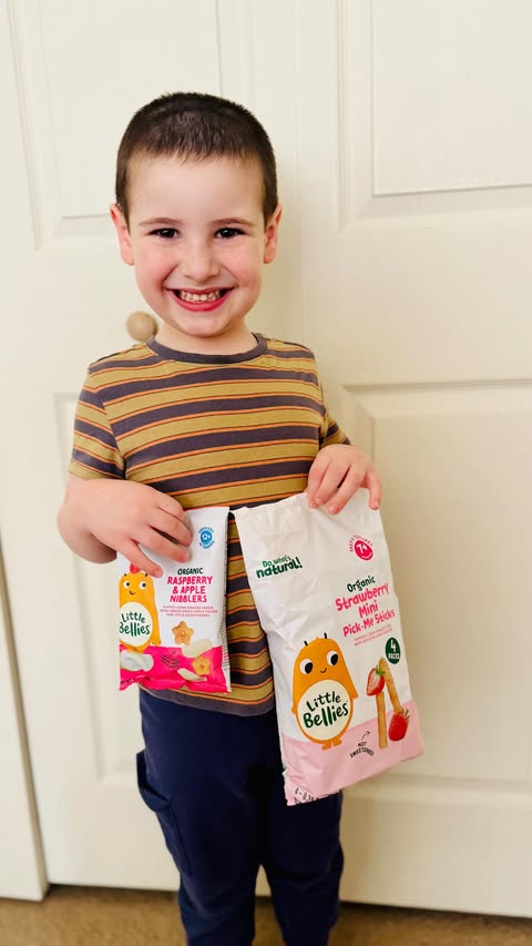 Instagram post by @dutcherstefanie for Little Bellies. Caption reads: [...] We just tried the NEW options from Little....