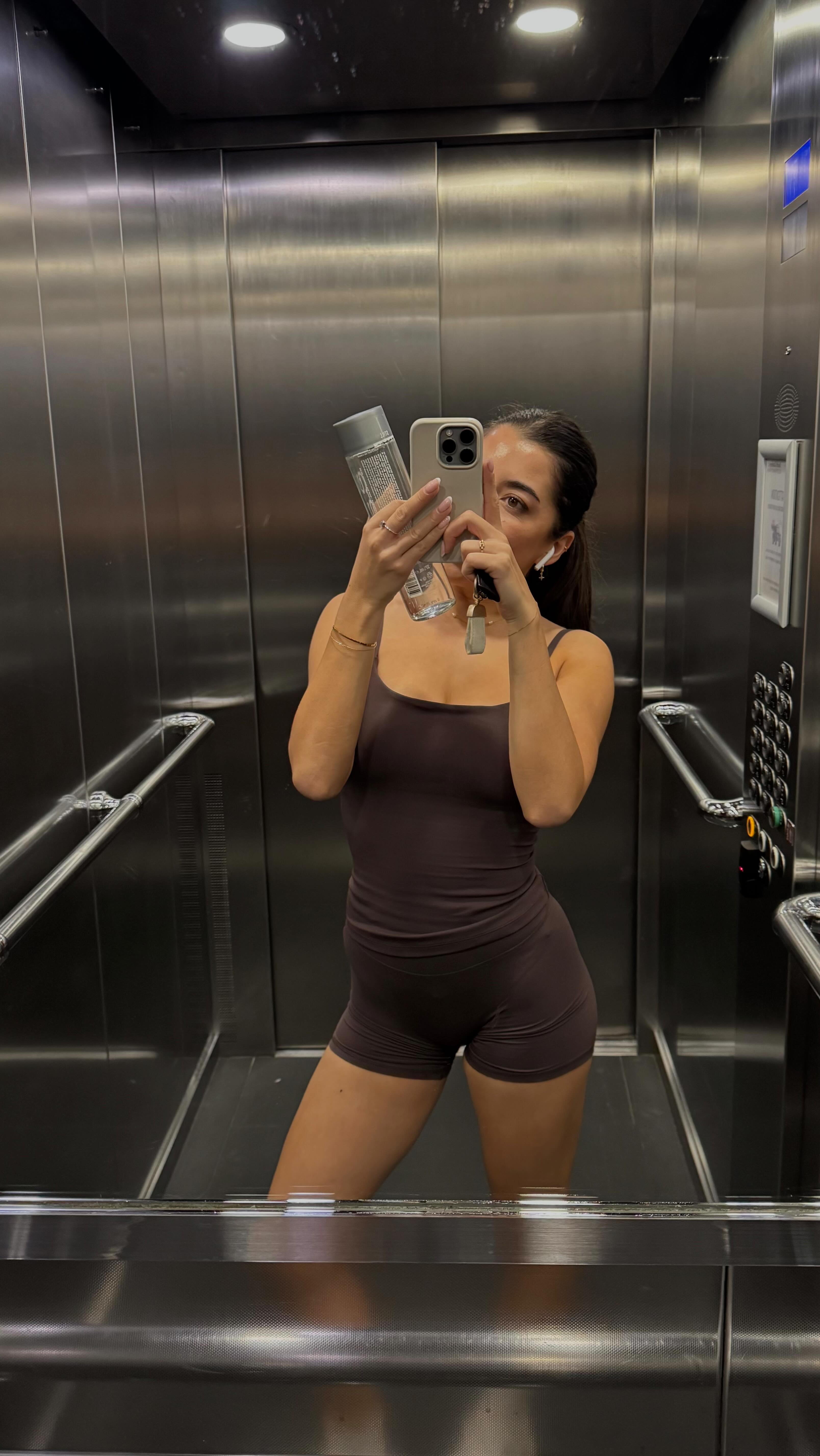 Instagram post by @petiteelise for JSHealth Vitamins. Caption reads: okay let’s level up at the gym 🎧

pt with....