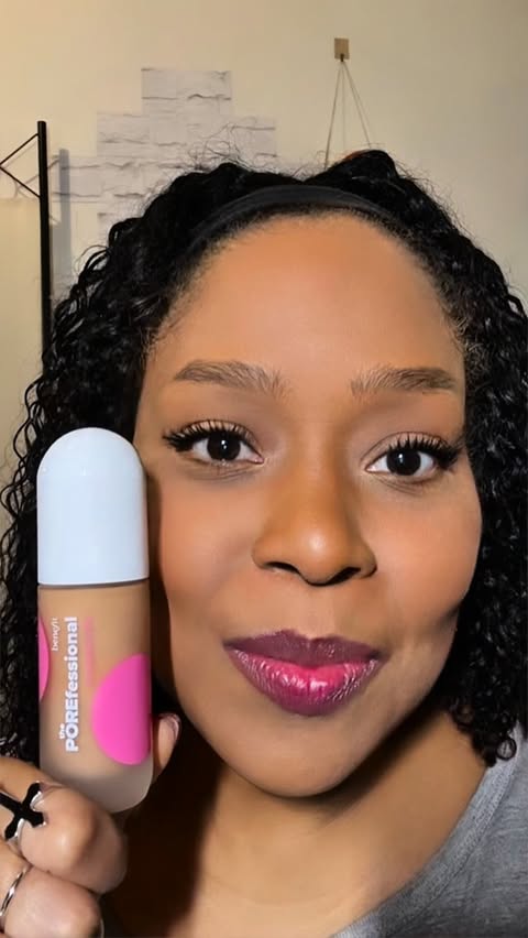 Instagram post by an influencer for Benefit Cosmetics. Caption reads: [...] Foundation from @benefitcosmetics — because....