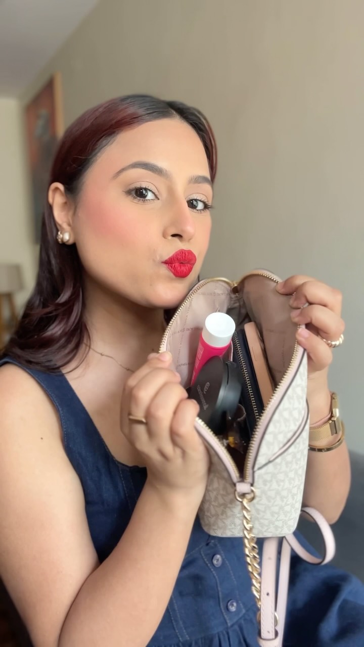 Instagram post by @riddasmakeupcorner for Coloressence. Caption reads: What’s in my bag Ft. Coloressence Edition 🥰

From....