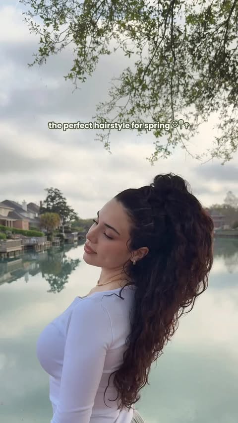 Instagram post by @aslinurakinci for Aveda. Caption reads: [...] hairstyle for spring ✿ i’ve been using....