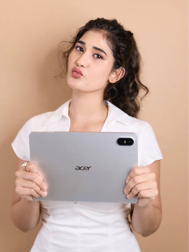 Instagram post by @__amrutha__chowdary__ for Acer. Caption reads: #AD I’ve been carrying the Acer Iconia 5G tablet....