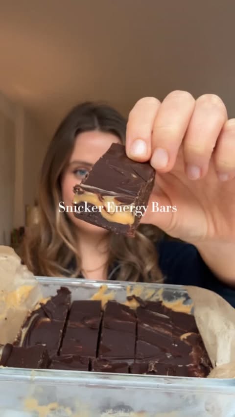 Instagram post by @vgnsofia for Biomel. Caption reads: [...] protein or gut powders. I love using....