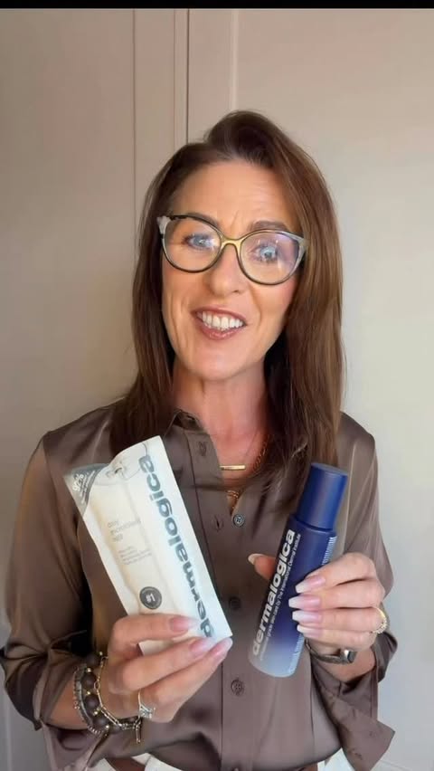 Instagram post by @r_oaming_roz for dermalogica. Caption reads: [...] gold is waiting! Spend €117 on....