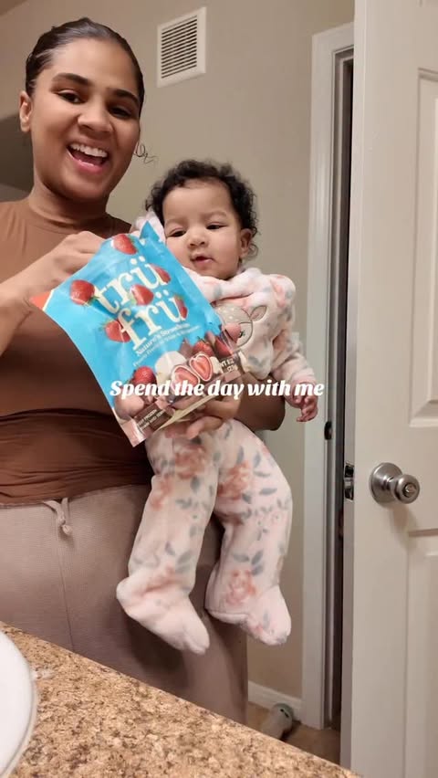 Instagram post by @sh33natay for Tru Fru. Caption reads: Snacking on @trufru to fuel my chaotic day with my....