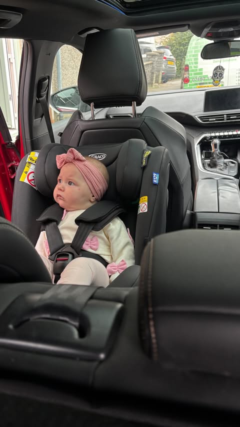 Instagram post by @demilwalker for Graco. Caption reads: [...] in the car 🚗💛

That’s why I chose the....