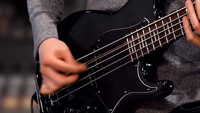 Instagram post by @nate_navarro_ for Yamaha Music. Caption reads: [...] some phat bass tones with the new....