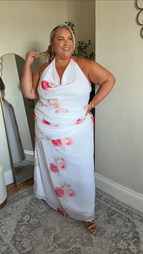 Instagram post by @jessontheplussize for boohoo. Caption reads: Another VERY successful @boohoo haul 🙌🏼 they....
