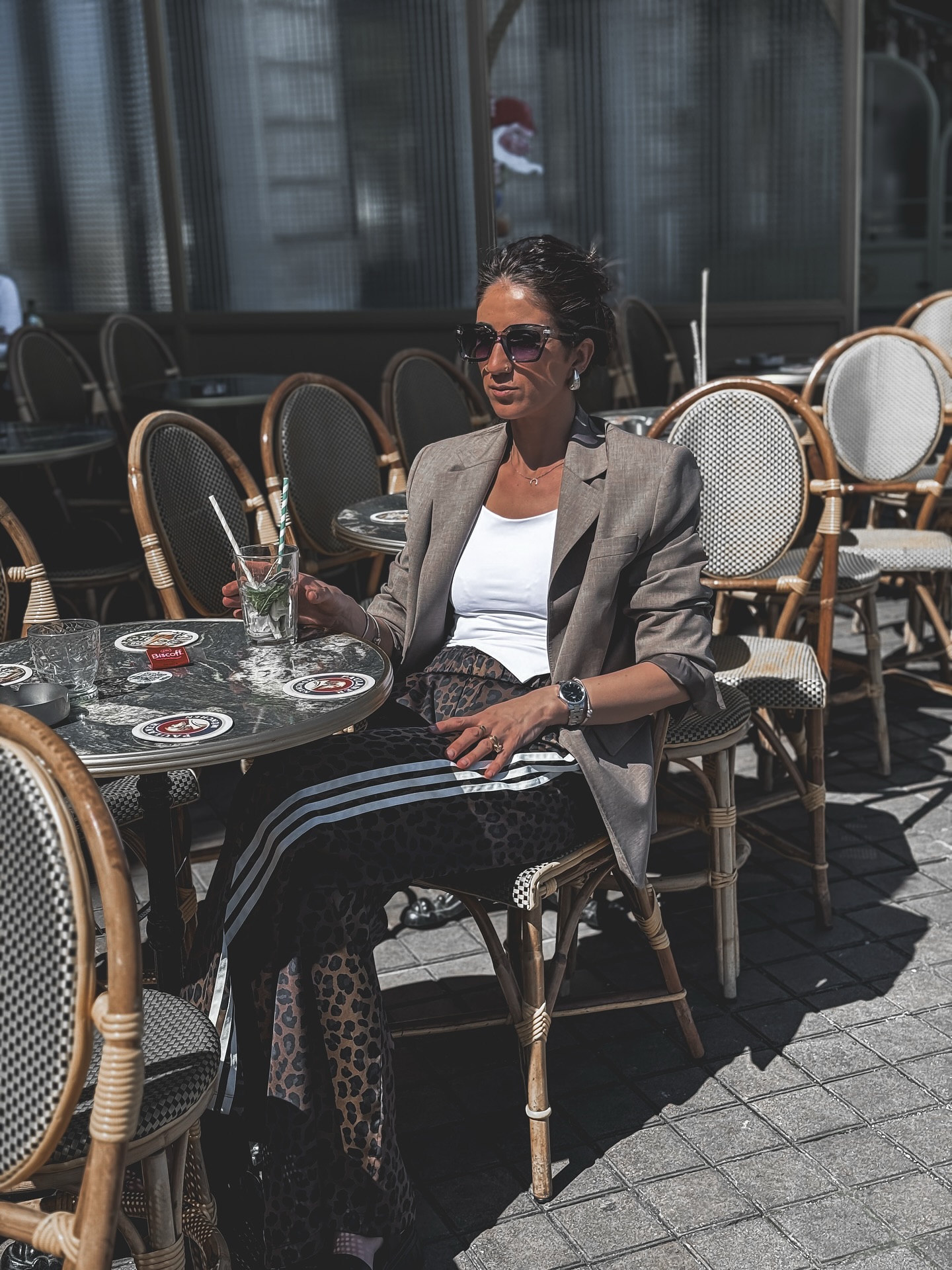 Instagram post by @shineinshadow3 for FeedGood. Caption reads: Profiter d’une journée à la dune du Pilat, les....