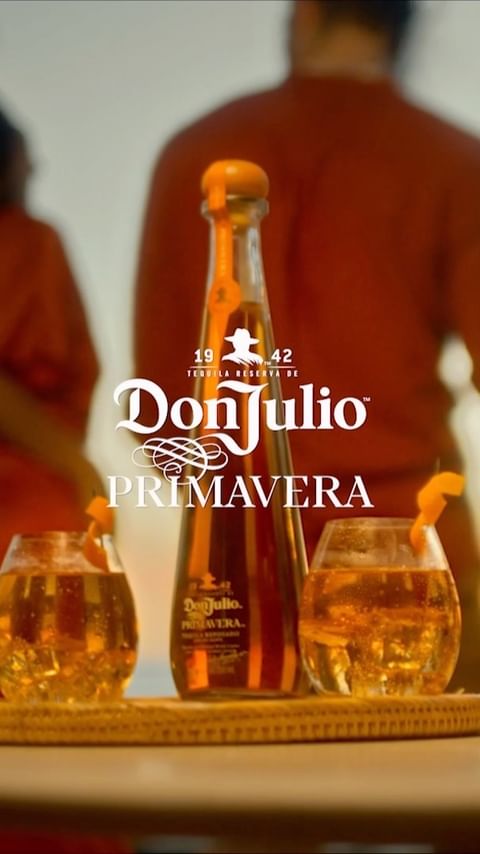 Instagram post by @andresbaida for Tequila Don Julio. Caption reads: [...] de gente a la que quieres @tequiladonjulio....