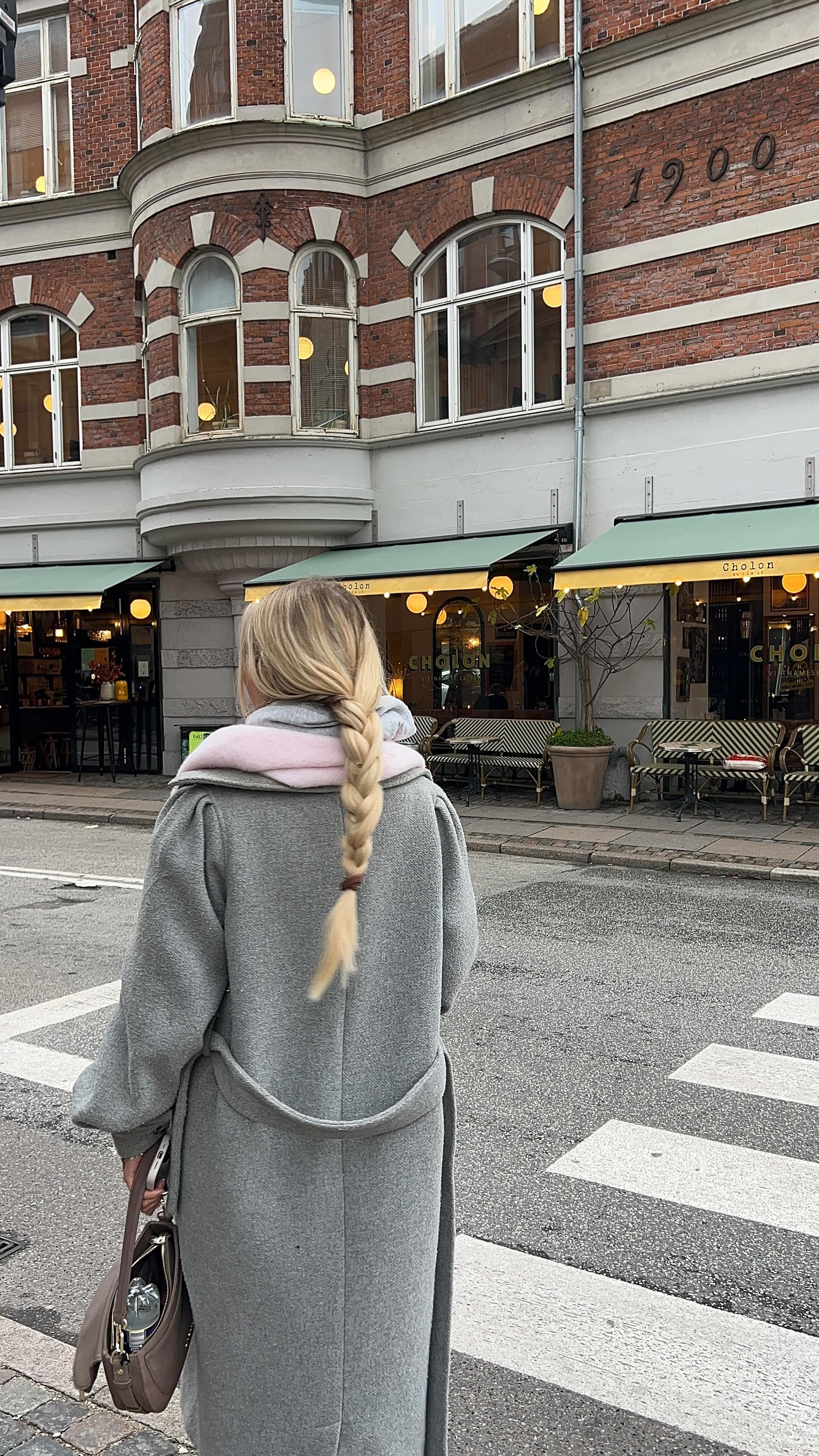 Instagram post by @askeandmeiki for Rituals Cosmetics. Caption reads: Seeing home through Meiki’s eyes.
While she cooks....