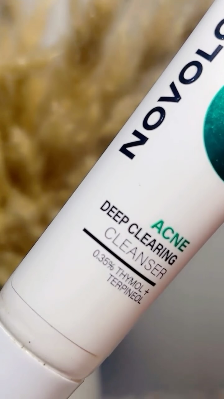 Instagram post by @aish_.786._ for Smytten. Caption reads: Clear skin in just 6 washes? ✨ Yes, it’s possible....