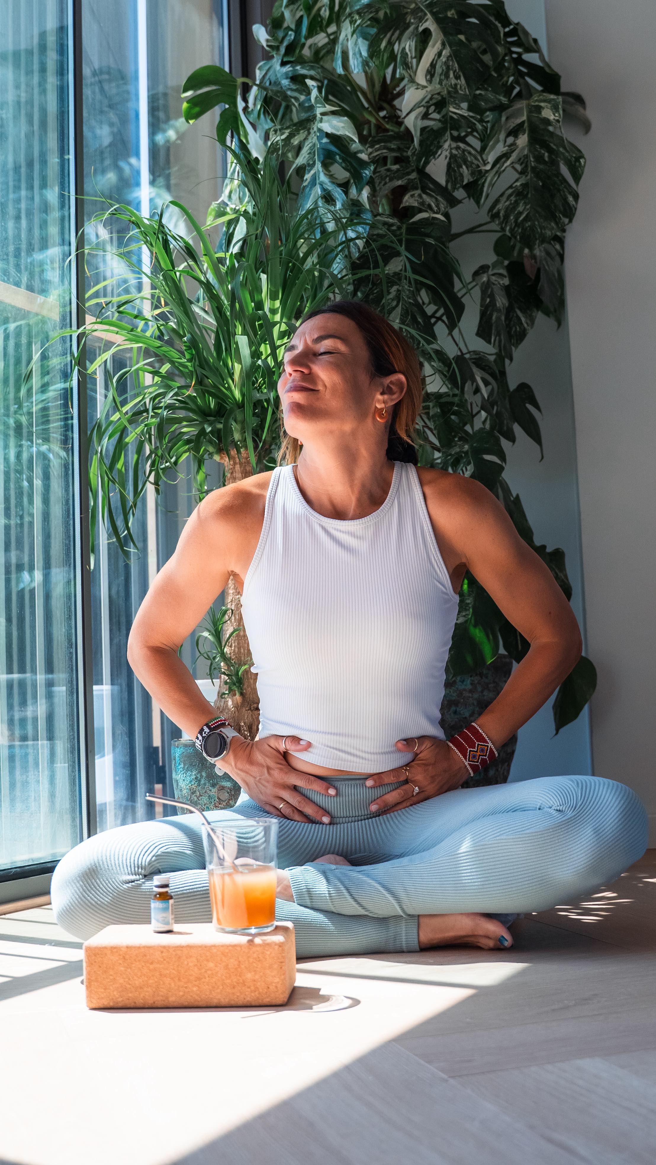 Instagram post by @pau_inspirafit for Aboca. Caption reads: ¿Te sientes hinchada o con sensación de....