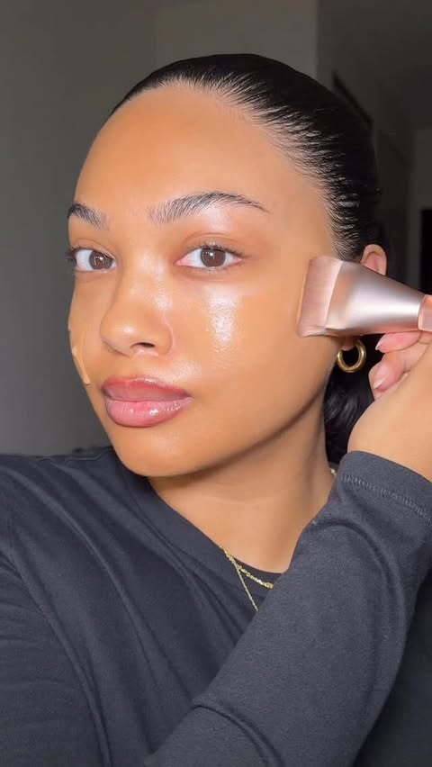Instagram post by @_aalia for REAL TECHNIQUES. Caption reads: [...] can make or break your makeup!....