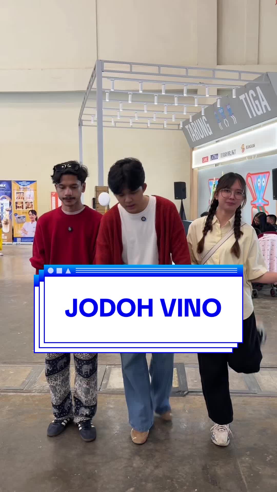 TikTok post by @nikyrputra for RITZ Crackers. Caption reads: Ritz cocok banget nih sama kopi, kalo Vino....