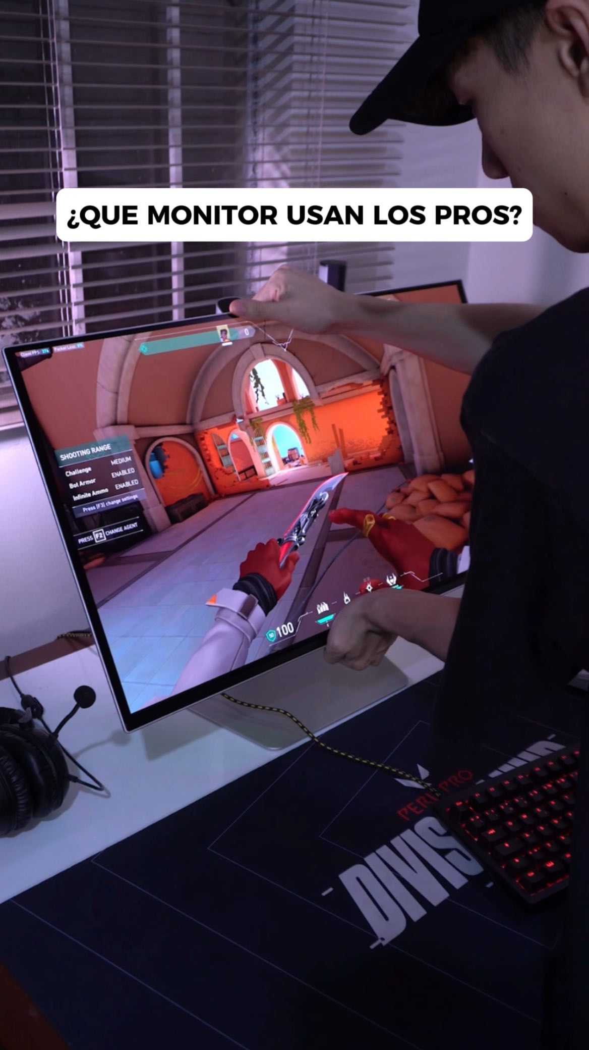 Instagram post by @ic0nic_tv for Samsung. Caption reads: Este es el monitor que usan todos los pros para....