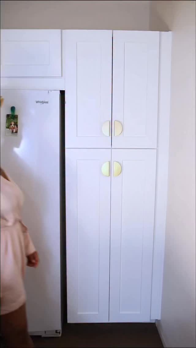 Instagram post by @lathereew for Fabletics. Caption reads: When the outfit motivates you to push harder 💥....