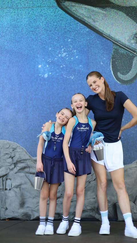 Instagram post by @ariellemae for SeaWorld. Caption reads: [...] a SPOOKTACULAR day!! We haven’t been to....