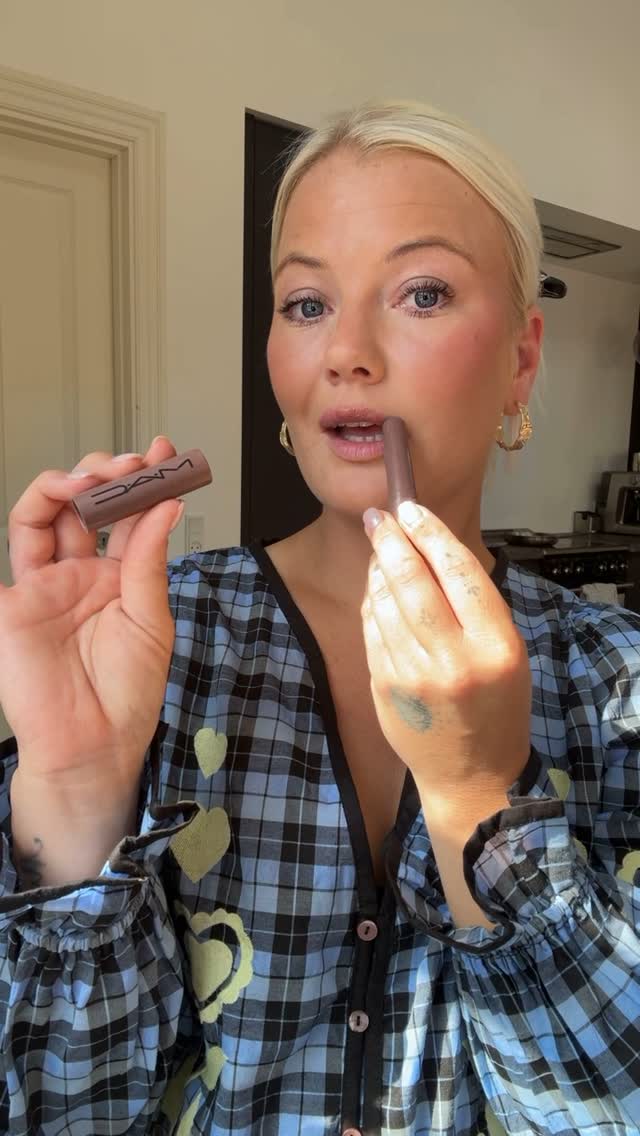 Instagram post by @annebertram for Smashbox Venice. Caption reads: Fredags makeupN. Jeg har været i kassen og finde....