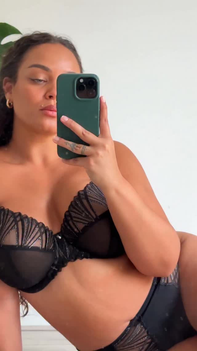 Instagram post by @romicalypso for Elomi Lingerie. Caption reads: Feeling sexy and comfortable has never been easier....