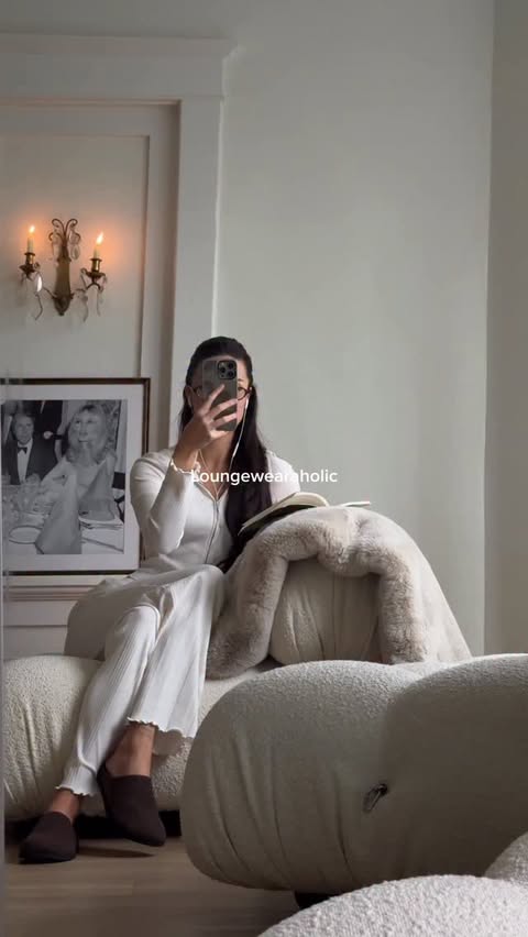 Instagram post by @zaraynaf for Everlane. Caption reads: [...] house cat energy, wrapped in @everlane’s The....