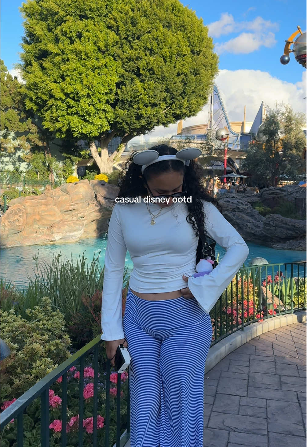 TikTok post by @lupitavinalayy for Ross Dress for Less. Caption reads: [...] colors!! yoga pants are from @Ross Dress for....