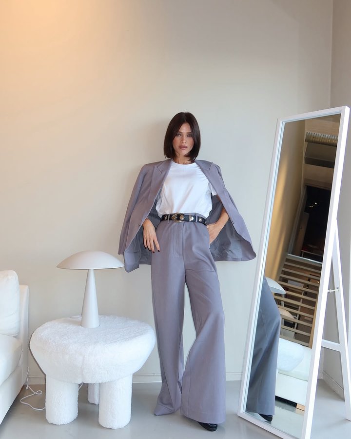 Instagram post by @ginemargrethe for Ellos. Caption reads: [...] outfits through a week🖤 When in doubt,....