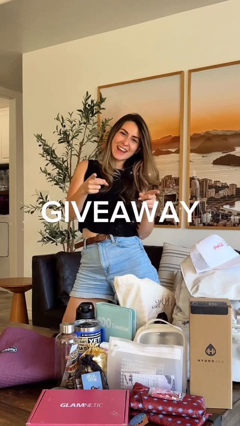 Instagram post by @stefanyferraz for HydroJug. Caption reads: [...] the winner! Products I am giving away:....
