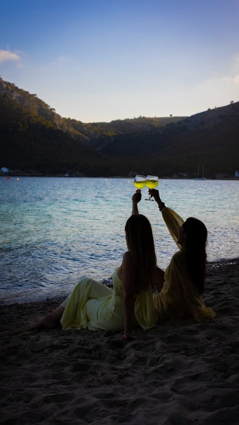 Instagram post by @chloevandenbussche for Freixenet. Caption reads: [...] wildlife is wild this year 🤣 The new....